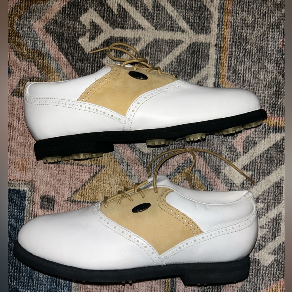 NWOT Women’s Nike Golf Shoes